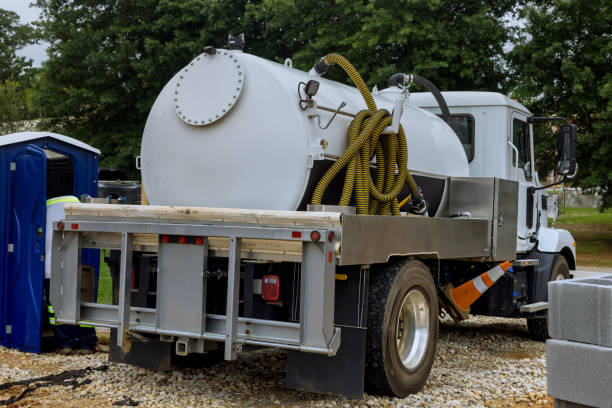 Portable Toilet Options We Offer in Prudenville, MI